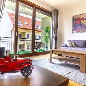 kazinczy-52-apartment.inbudapesthotels.com/